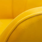 Sillón moderno amarillo de poliéster con botones capitoné y otomana con patas cónicas de madera