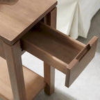 Mesa auxiliar de madera Cade con cajón y carga