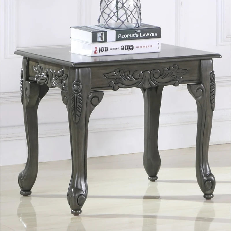 Mesa auxiliar con detalles ornamentales tradicionales