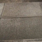 Mesa auxiliar/auxiliar con bandeja de cuero y patas y asas diagonales plateadas - Gris